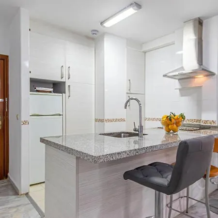 797 Holiday Rentals- Acogedor Apartamento En El Centro De Benalmádena